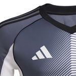 kb7906-3-apparel-photography-detail-view-1-white