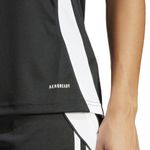 ij7675-10-apparel-on-model-detail-view-2-white