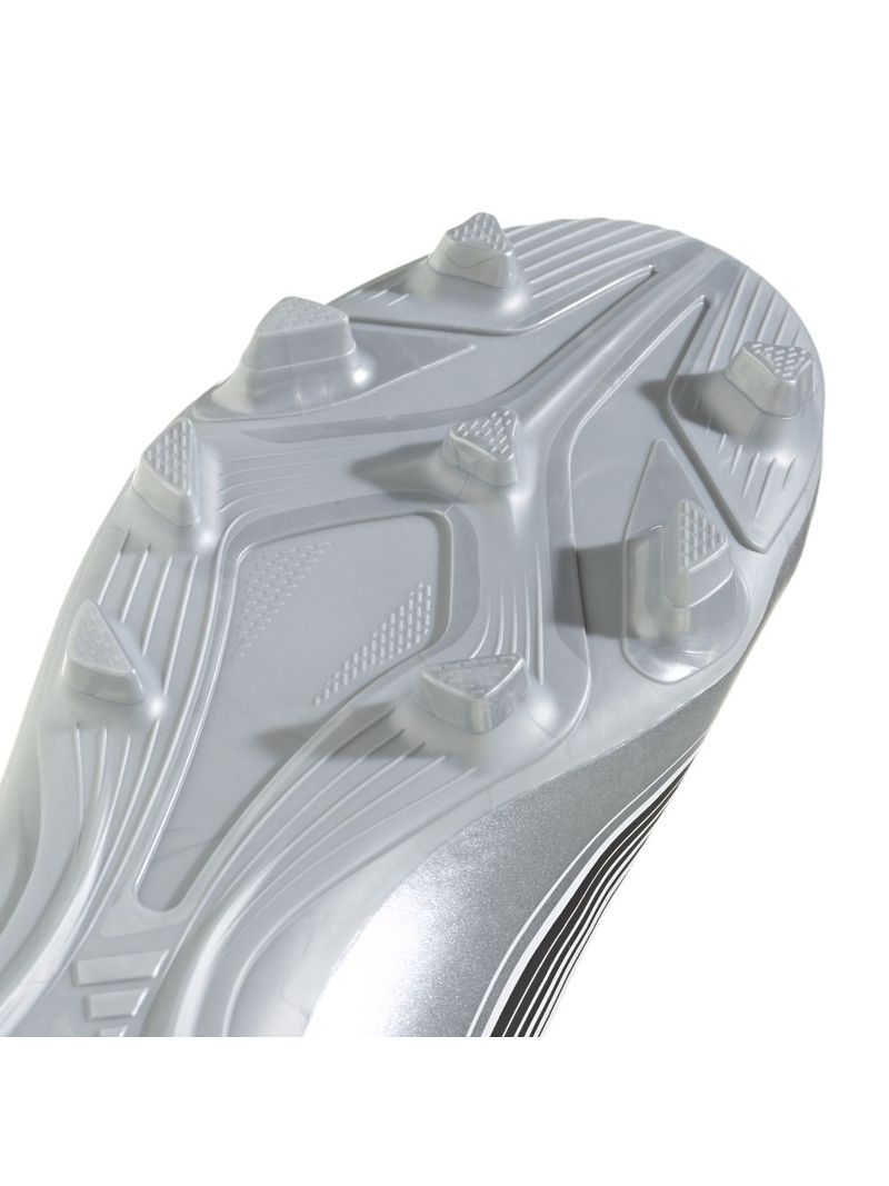 jp7443-7-footwear-photography-detail-view-1-white