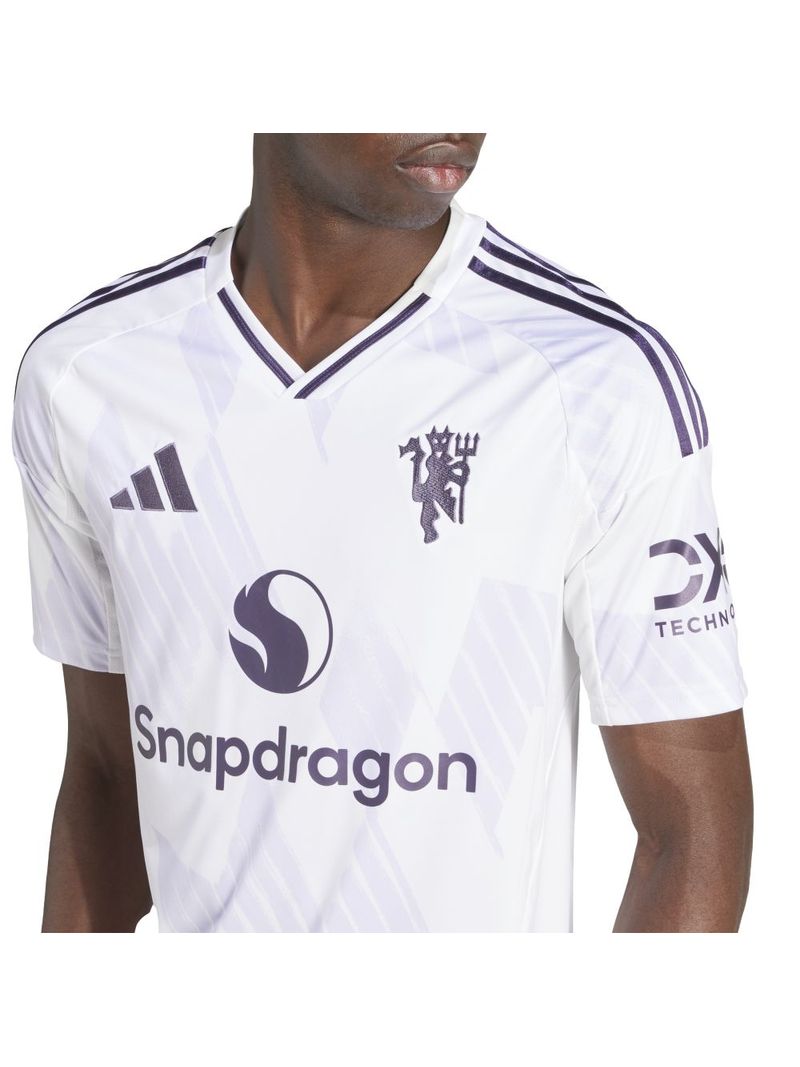 ji7423-6-apparel-on-model-detail-view-1-white