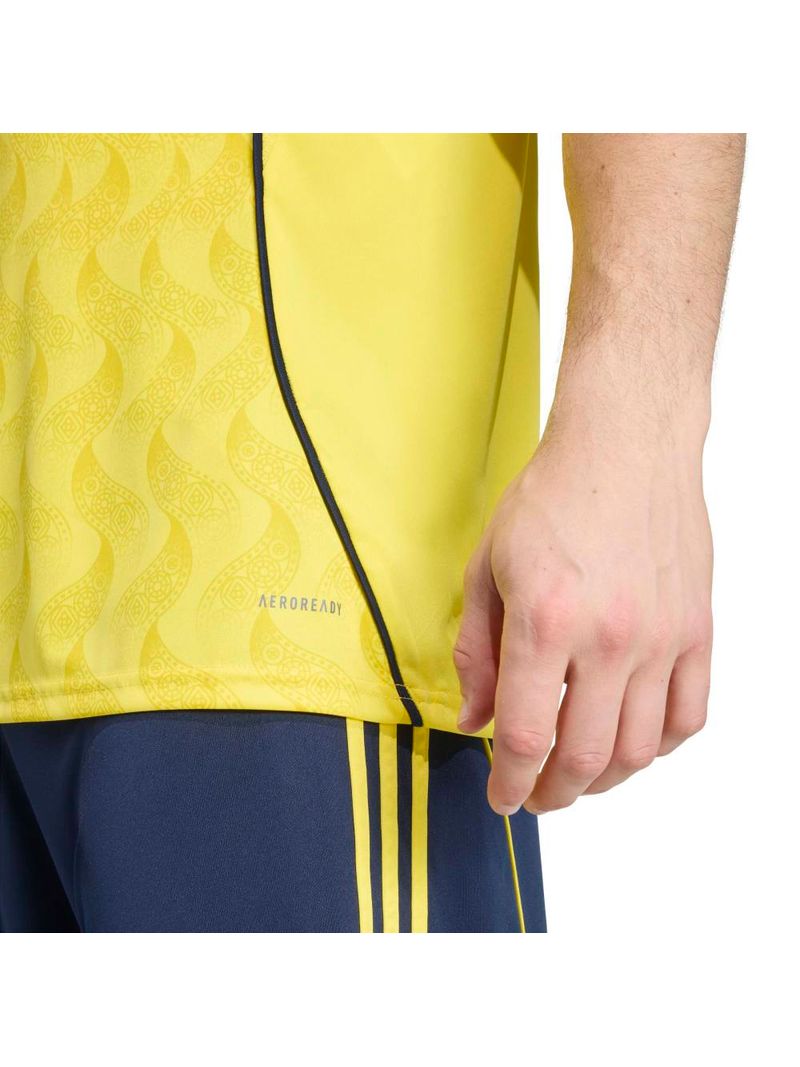 jn7982-7-apparel-on-model-detail-view-1-white