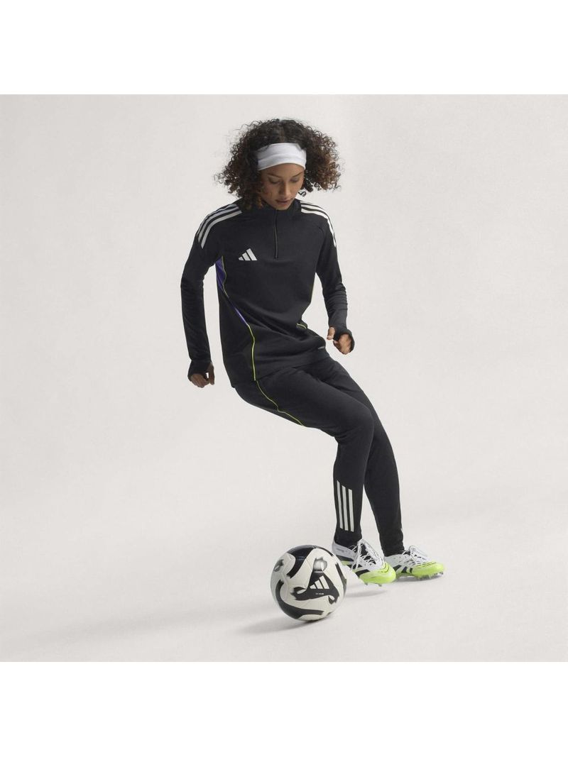 ji1082-22-footwear-photography-heromrktng-view-9