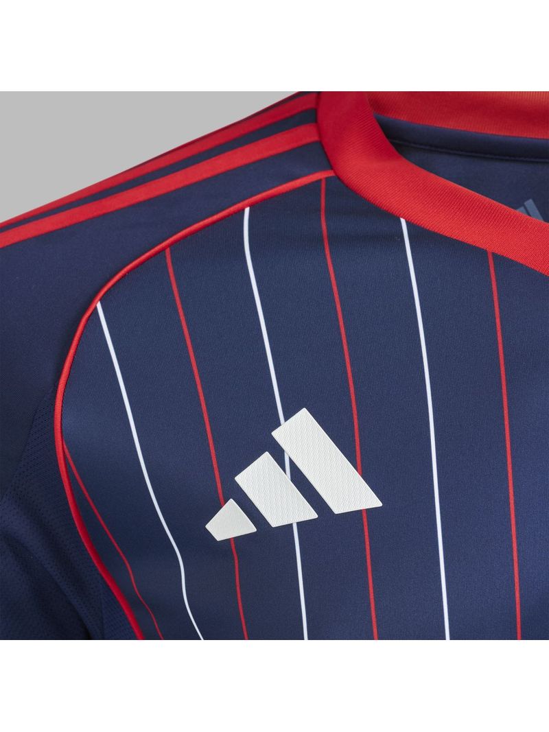 kr3982-4-apparel-on-model-detail-view-1-grey