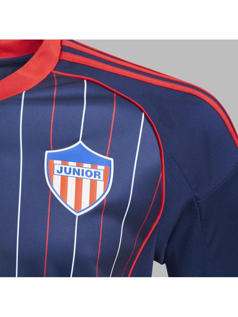 kr3982-5-apparel-on-model-detail-view-2-grey