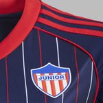 kr3979-5-apparel-on-model-detail-view-2-grey