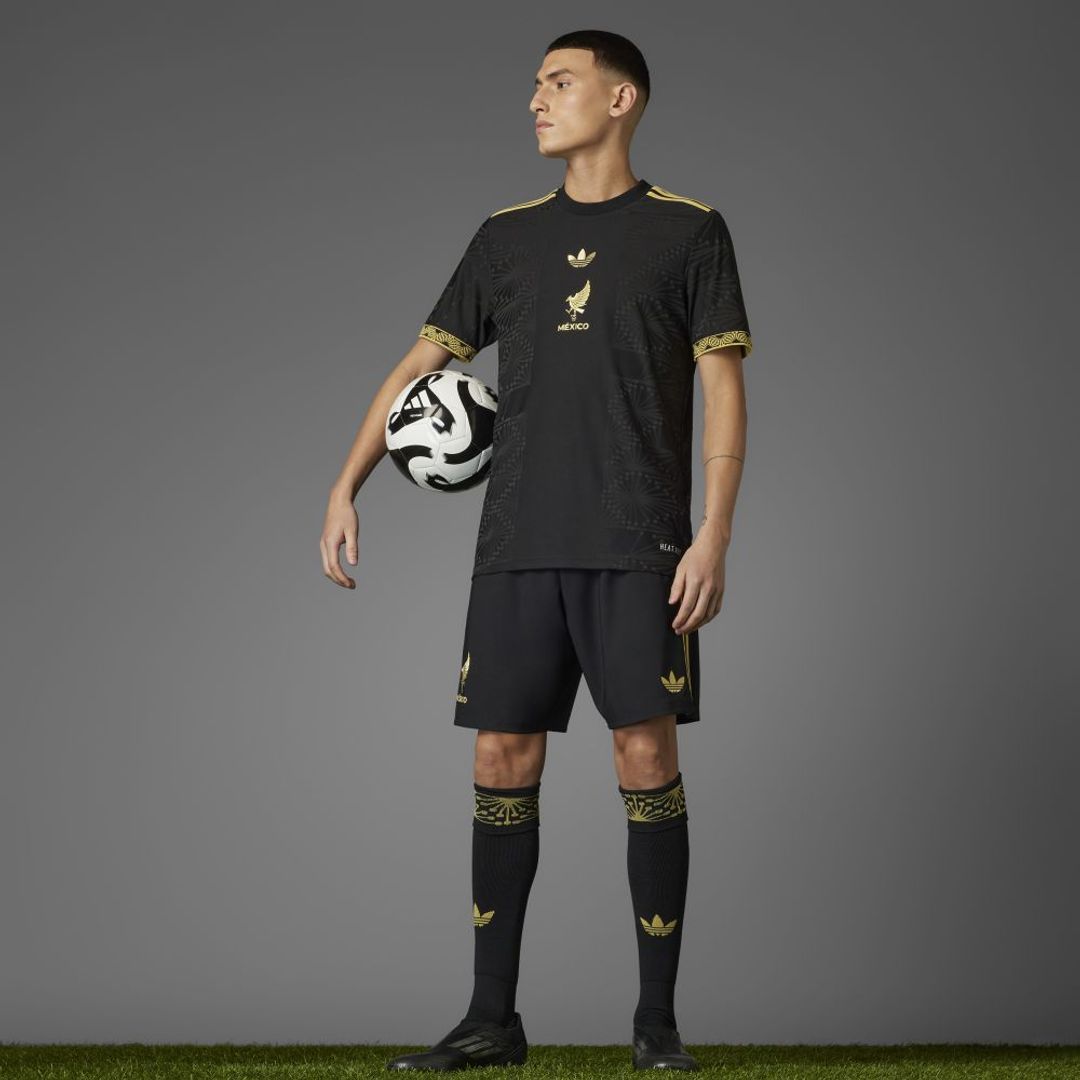 Camiseta adidas Hombre México Fmf Gold - Negro-Dorado